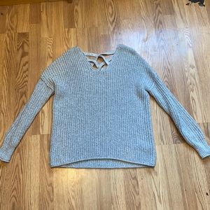 Missing grey med sweater